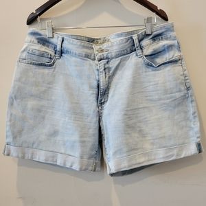 ARIZONA Jean Co- women's denim mid rise shorts front/back pockets Size 17